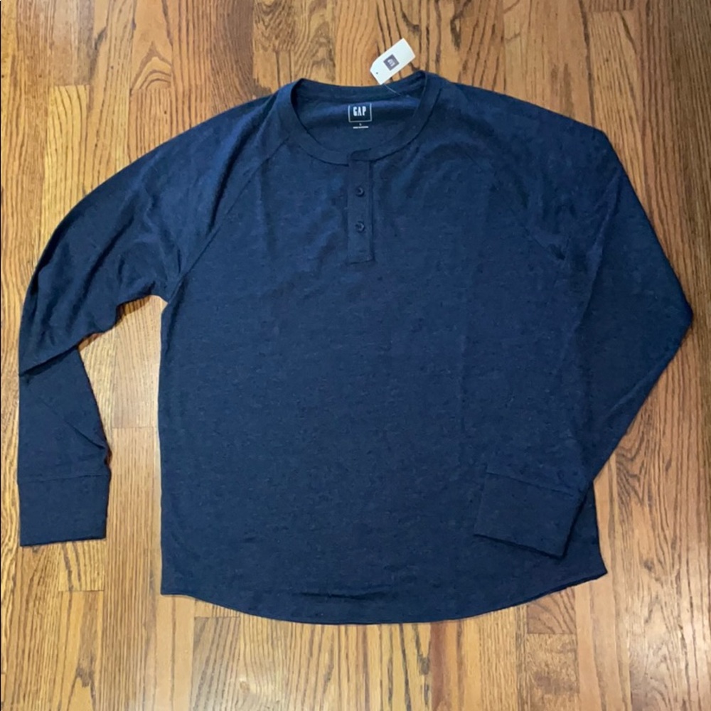 GAP men’s long sleeve henley shirt size large
